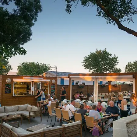 Camping Le Pin Parasol 3* Saint-Thibéry