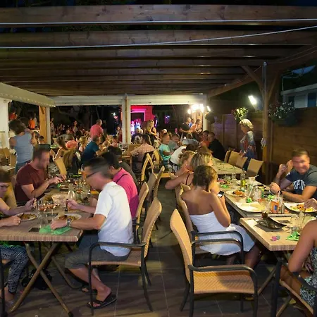 Camping Le Pin Parasol 3* Saint-Thibéry