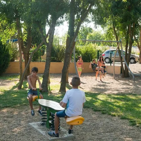 Camping Le Pin Parasol Saint-Thibéry
