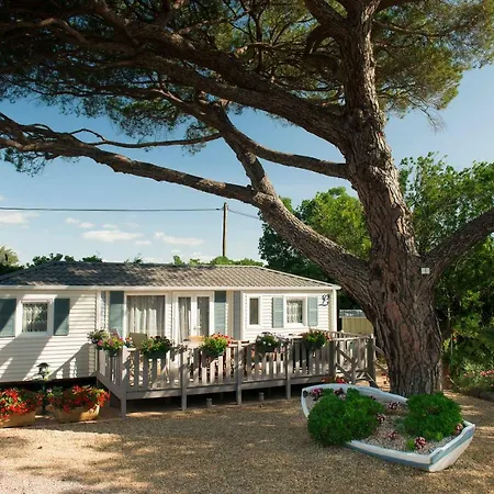 Camping Le Pin Parasol 3*