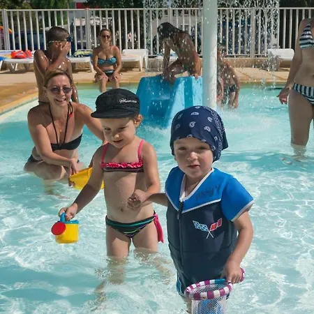 Camping Le Pin Parasol 3*