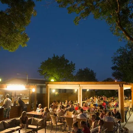 Camping Le Pin Parasol 3* Saint-Thibéry